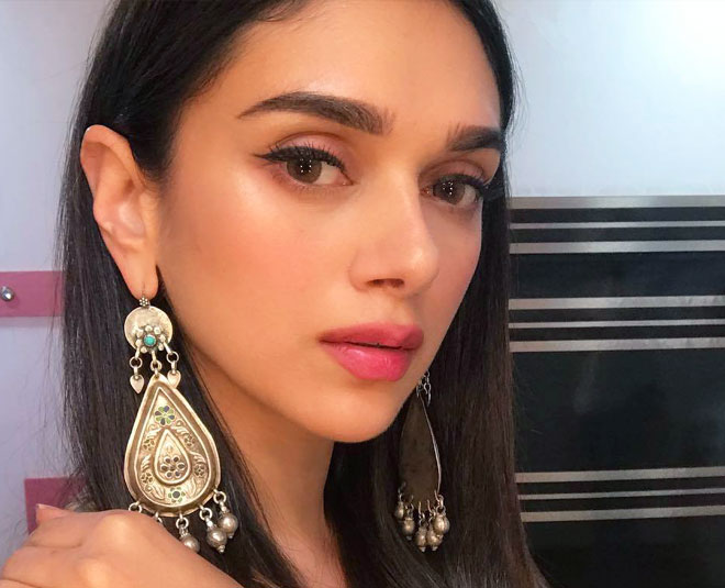 अदिति राव हैदरी से सीखिए winged-eye liner कैसे लगाए Diwali MakeupAditi Rao hydari