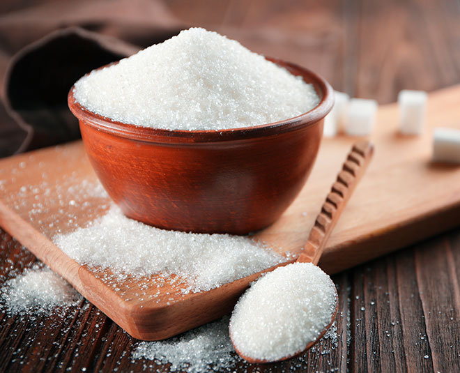 चीनी से करें चेहरे को moisturize Homemade scruber sugar