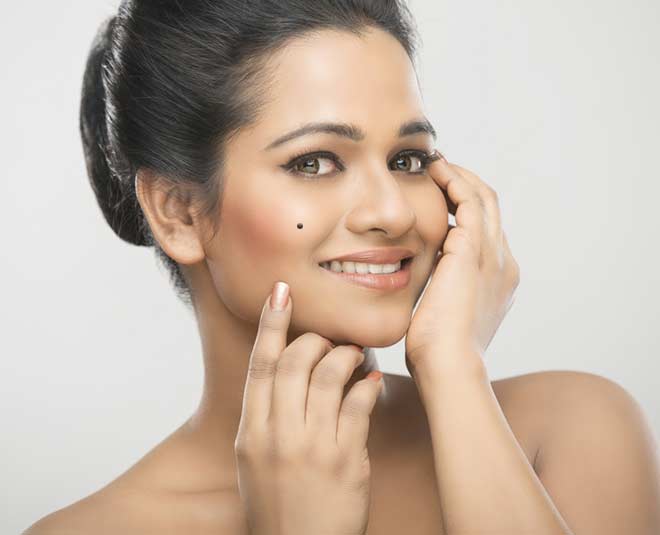 गाल पर तिल face mole personality in