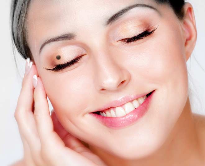 आंख पर तिल face mole personality in