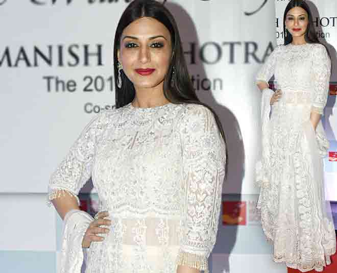 mijwan sonali bendre manish malhotra fashion show
