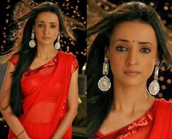 sanaya irani red saree
