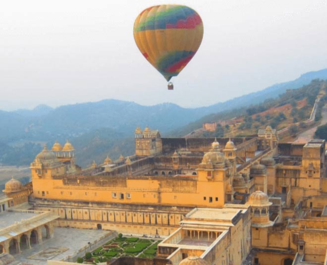 Places to visit for hot air balloon ride in india    