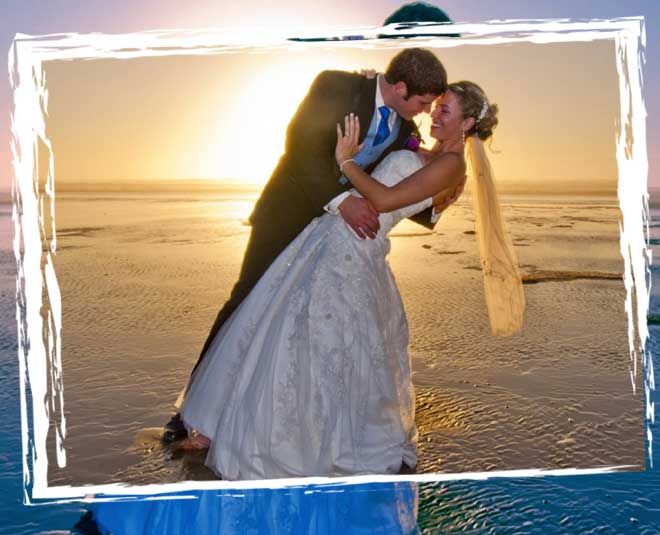 flirting signs women give to men inside