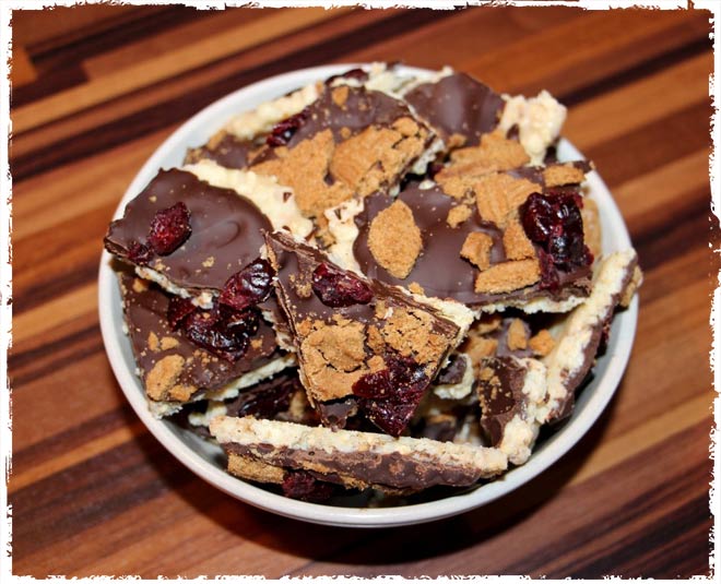 homemade dry fruit chocolate bark inside