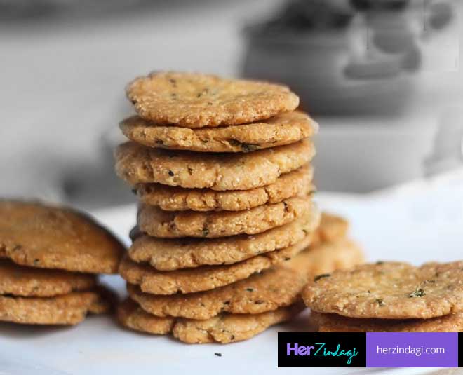 tips to make crunchy matthi inside 