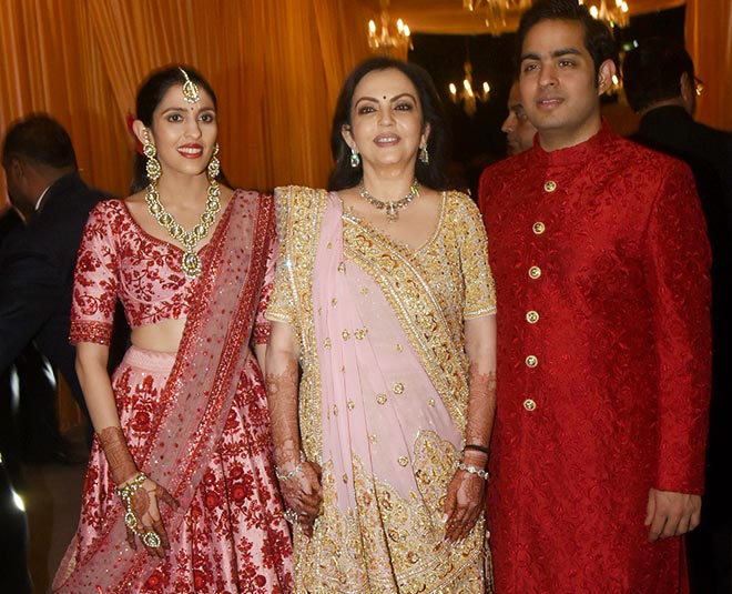 Bollywood celebrities attended isha ambani wedding reception, pictures revealed 