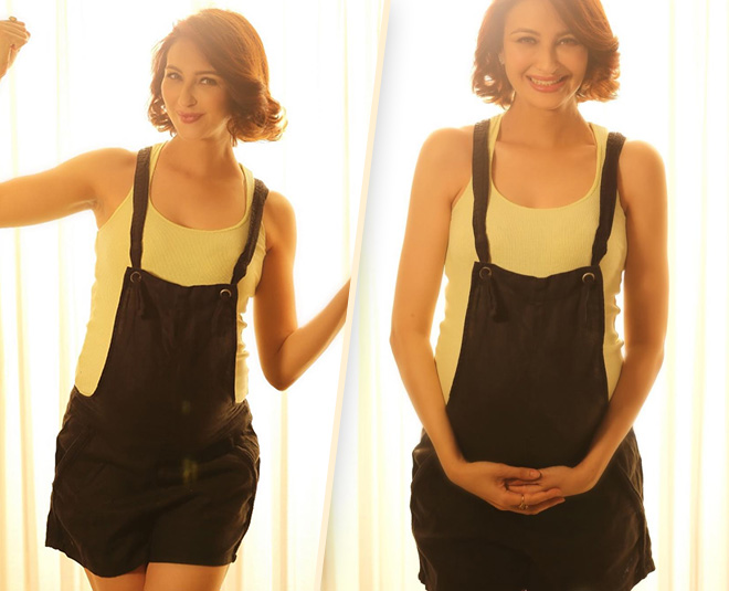 Tv actress saumya tandon is practicing gomukhasana these days for normal delivery  