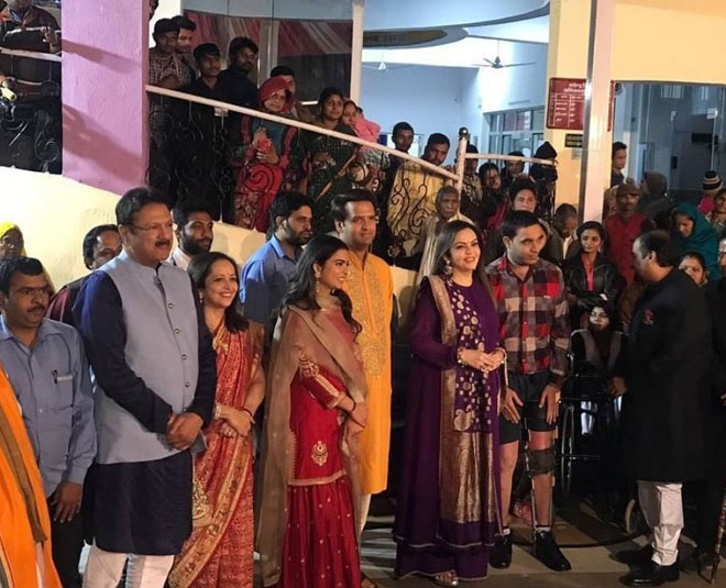 isha ambani anand piramal wedding cost  million dollor inside