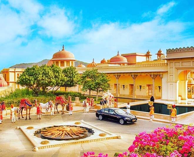 isha ambani pre wedding at hotel the oberoi udaivilas entrance