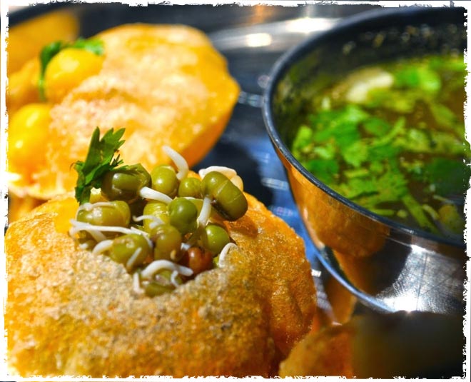 kolkata best puchka places mouthwatering tasty golgappas inside