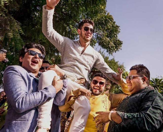 priyanka chopra mehendi nikc jonas pics inside