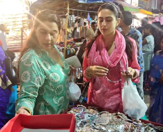 sara ali khan shopping inside