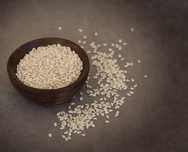 benefits-of-sesame-seeds-for-your-skin-and-hair-herzindagi