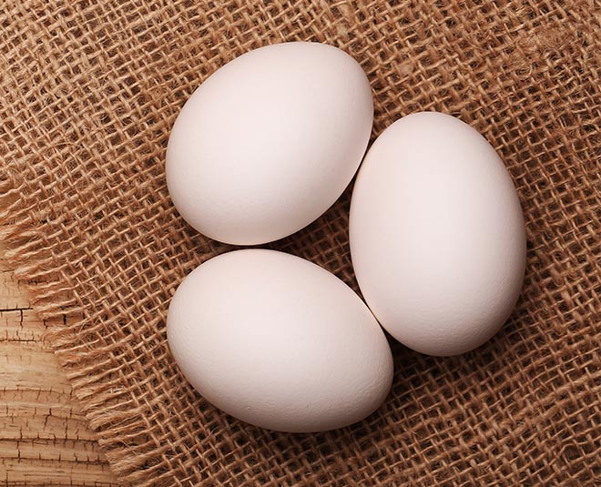 white egg vs brown egg inside