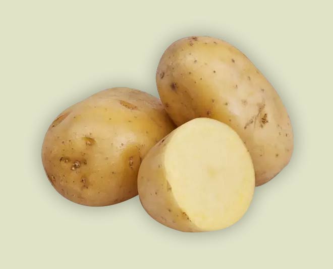 आलू Use these Kitchen Ingredients For immaculate and clear skin inside