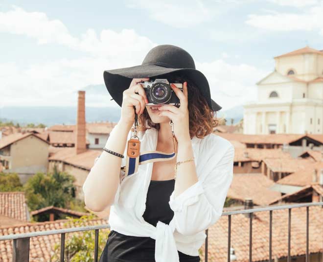 कैद कर लीजिए जिंदगी भर की यादें Valentine day gifts for travel lovers camera