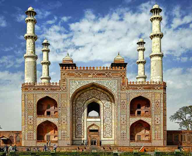 agra best places to visit sikandra