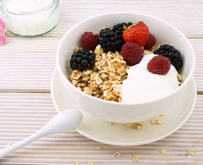 Know What Can Eat Yogurt At Night Herzindagi Videos