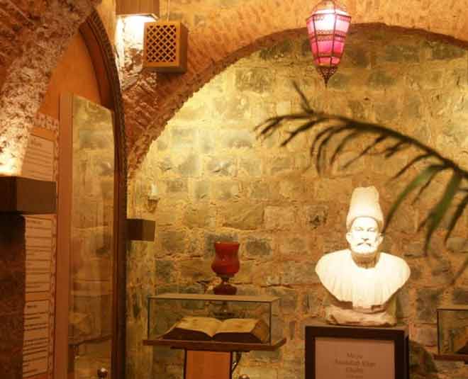 delhi best places for hangout alone galib