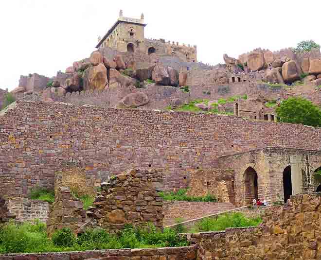 how hyderabad city got its name ()