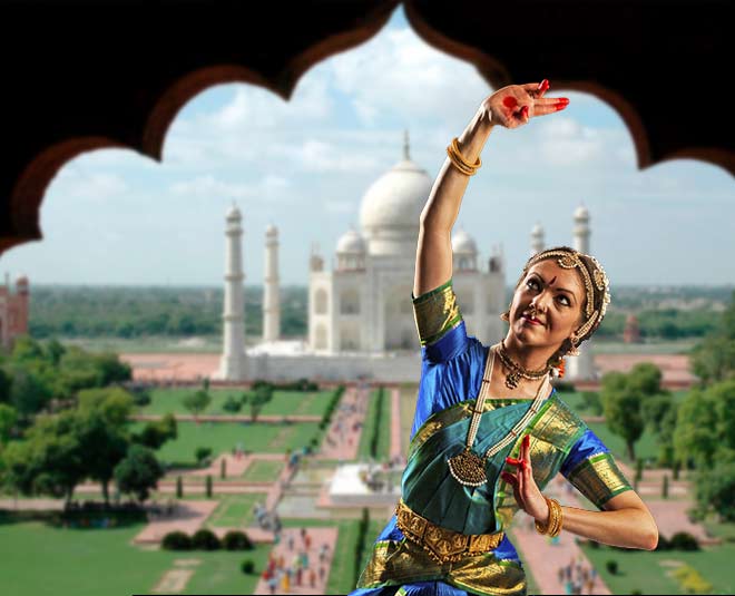 taj mahotsav celebration inside 