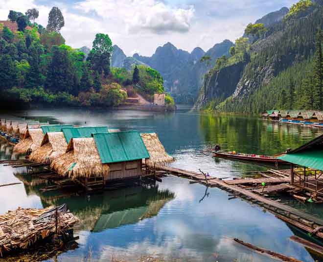this north indian city have floting huts like goa  ()
