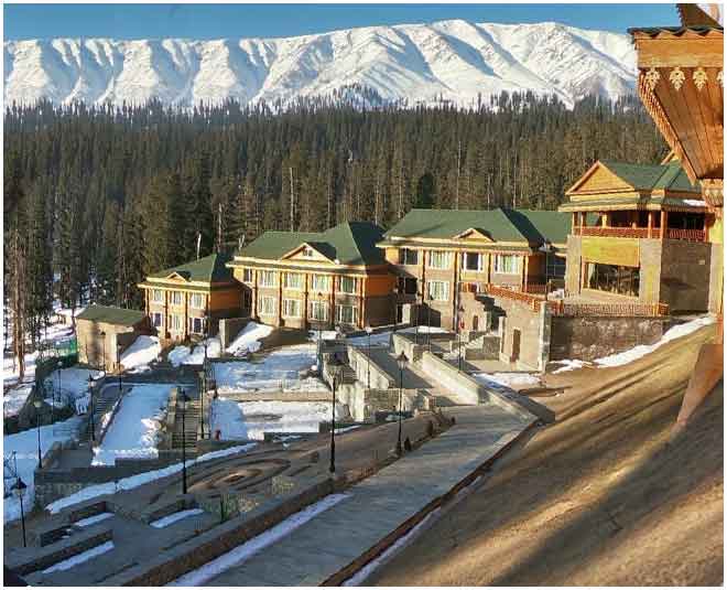 hiten and gauri travel  ()