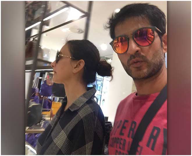 hiten and gauri travel  ()