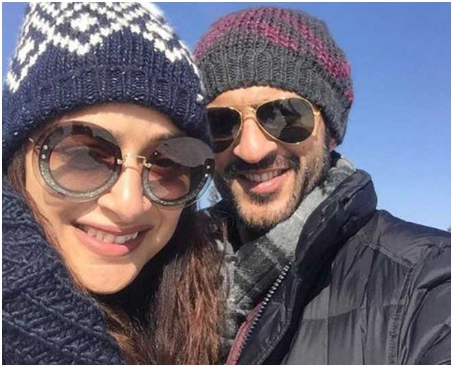 hiten and gauri travel  ()