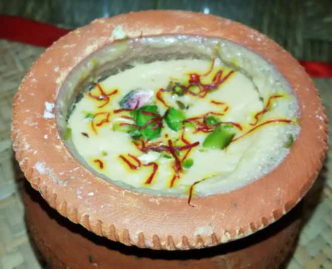 shahi indian sweet rabri kheer inside