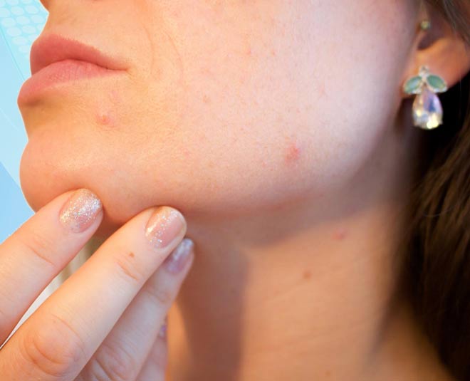 sleeping without pillow health inside