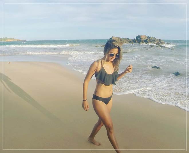 SEMENTHA LOVES BEACHES inside 