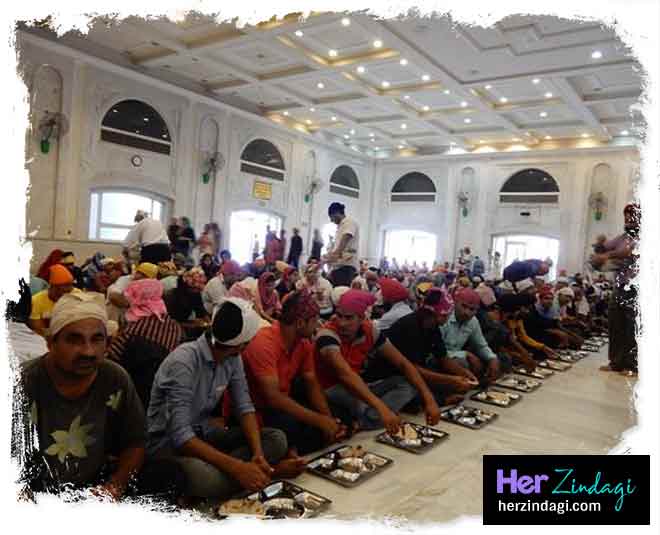delhi free food place gurudwara inside 