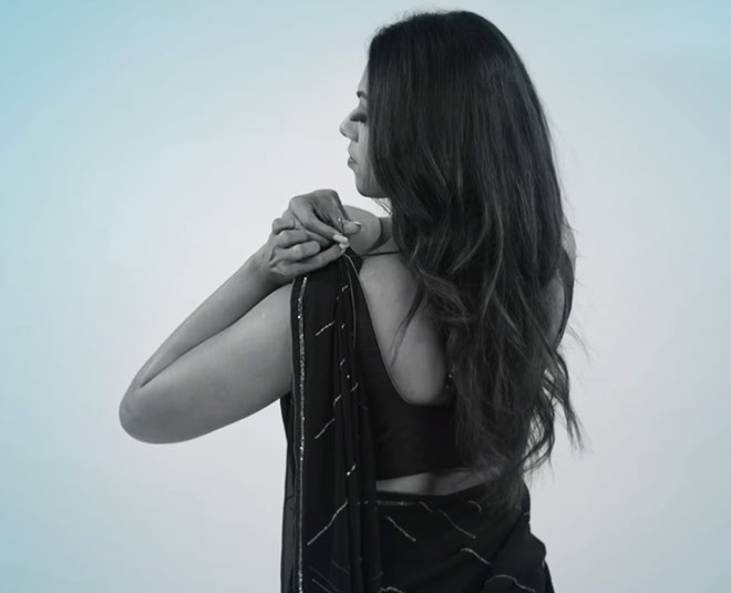 wear saree like bollywood actresses so pinup it carefully 