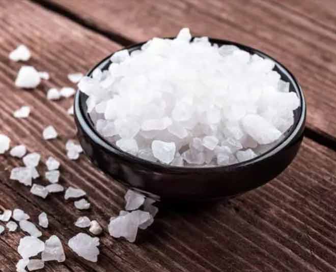 स्टेप 3: सेंधा नमक का करें इस्तेमाल Mineral water making inside