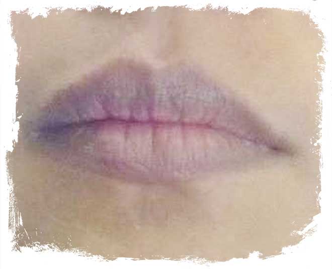 डेड सेल्स नहीं हटाने पर common habits that are making your lips dark inside
