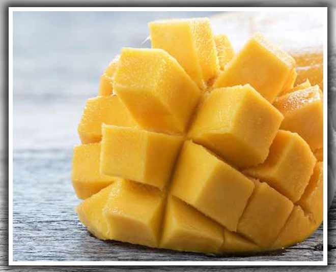 इस तरह से करें आम के टुकड़े food hacks for your boring food inside