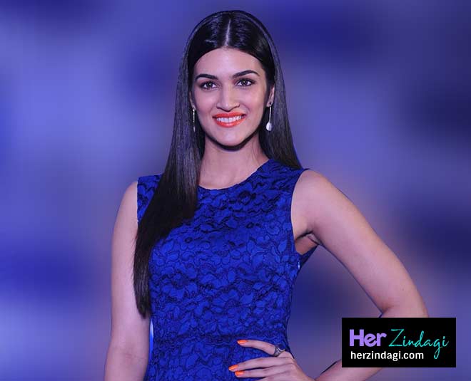 नीला रंग kriti sanon blue dress