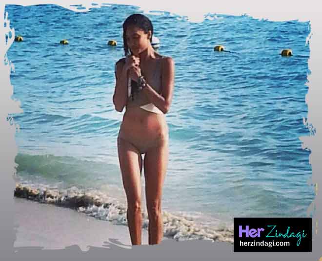 लिसा हेडन का रिस्की फैशन lisa haydon nude bikini look
