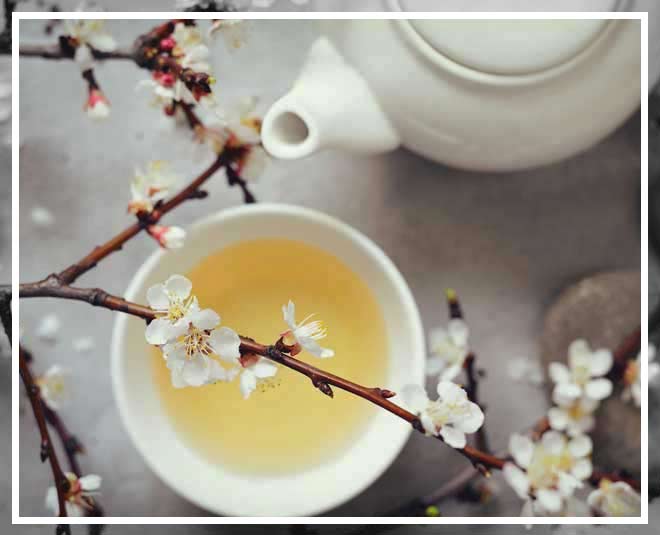 व्हाइट टी monsoon herbal tea option of tea inside