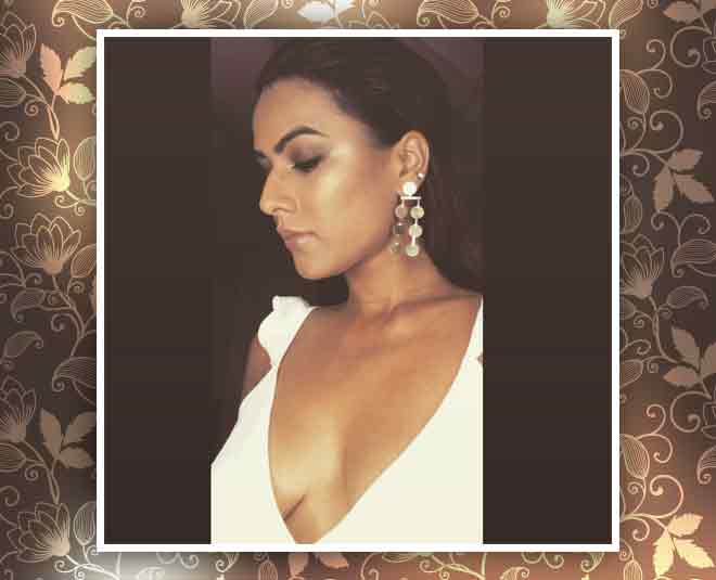 निया शर्मा के हॉट क्लीवेज अवतार nia sharma cleavage