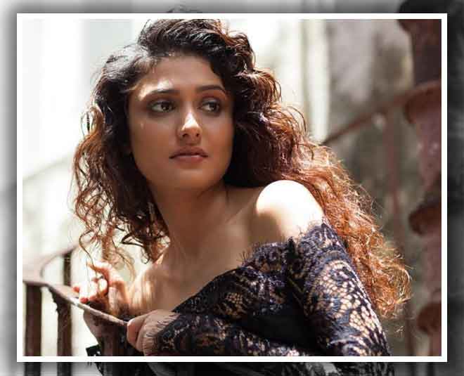 ragini khanna curly hair inside