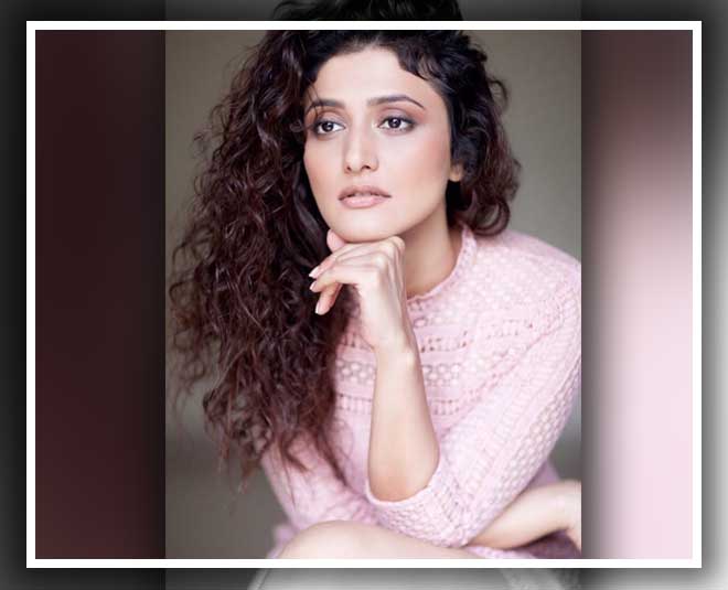 ragini khanna curly hair inside