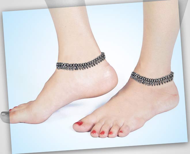 wearing  anklet  is beneficial for women health and relationship with husband  