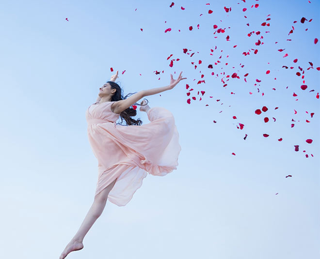 eight reasons why every woman should travel solo before she turns   ()