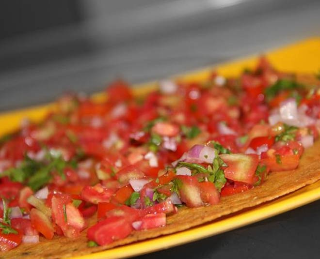 khakhra gujarati snacks inside 