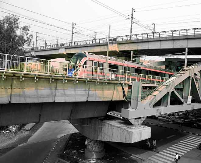 know the facts about delhi metro pink line  ()