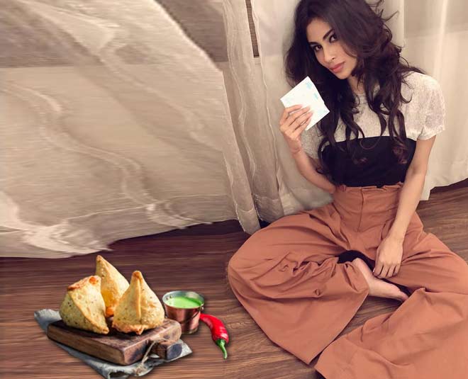 mauni roy naagin samosa street food