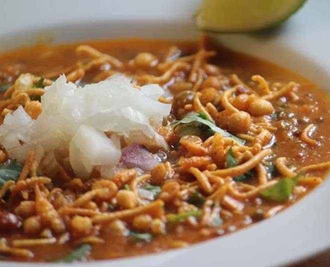 misal pav street food